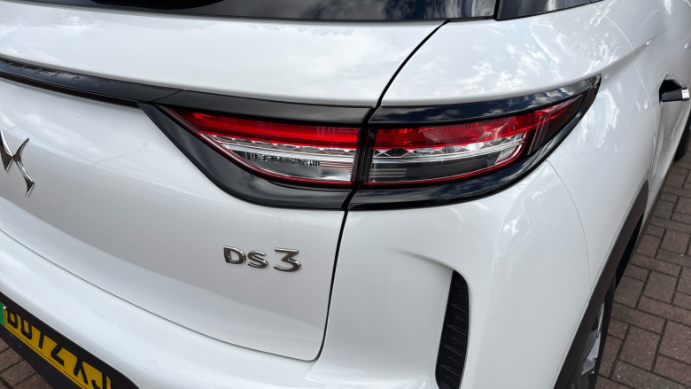 DS 3 Crossback 100kW E-TENSE Bastille 50kWh 5dr Auto Electric 